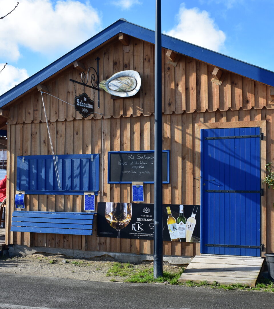 Une cabane ostréicole du port de La Teste-de-Buch. Elle a été bâtie avec du bois de la forêt usagère.