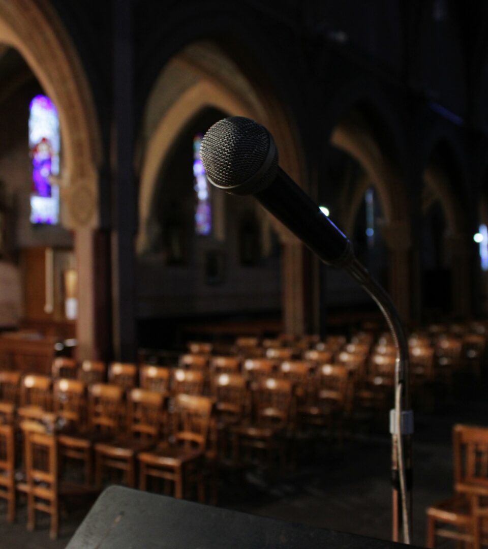 Le calme règne dans l’église Sainte-Germaine.