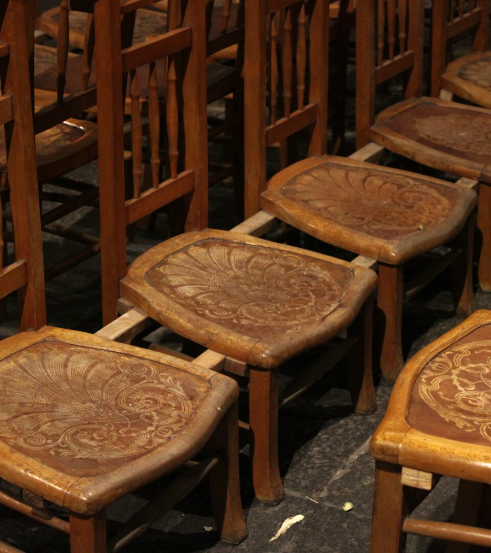 Si l’édifice est ouvert à la prière, il n’accueille plus que trois à quatre messes par an. Il y a plus de dix ans qu’Arfeuilles n’a plus de prêtre permanent.